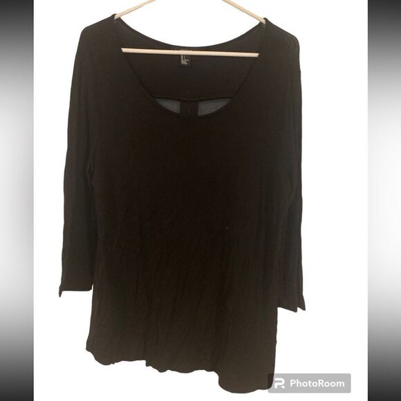 FOREVER21 Large Black Top‎ - Picture 1 of 3